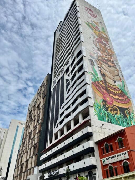 شقة #211 M101 Dang Wangi Klcc View Pool By Livin كوالالمبور المظهر الخارجي الصورة